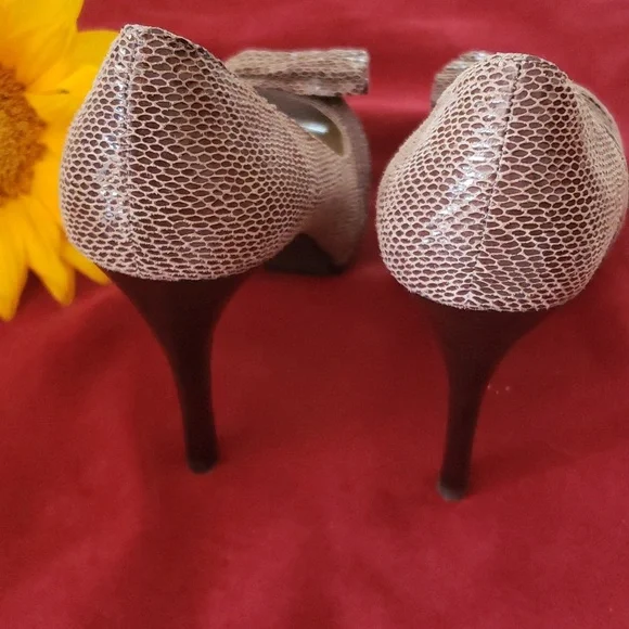 Ruffle Detail Stilettos - Picture 5 of 10